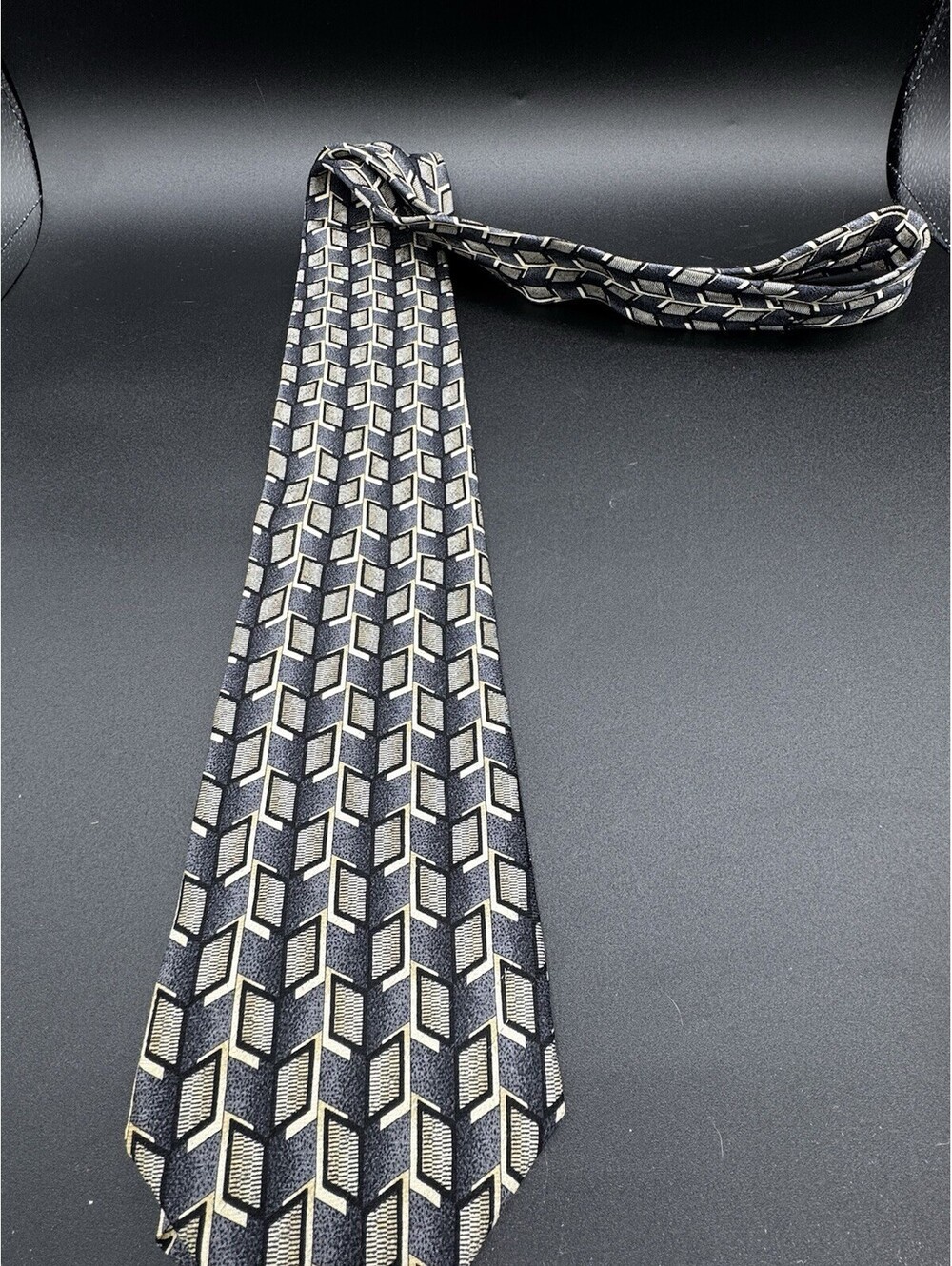Daniel Craig Italian Silk Mens Geometric Necktie Black Gray Cream Designer Tie